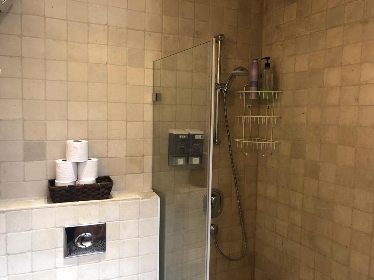 One Bedroom Stone Apartment Jerusalem Exterior photo